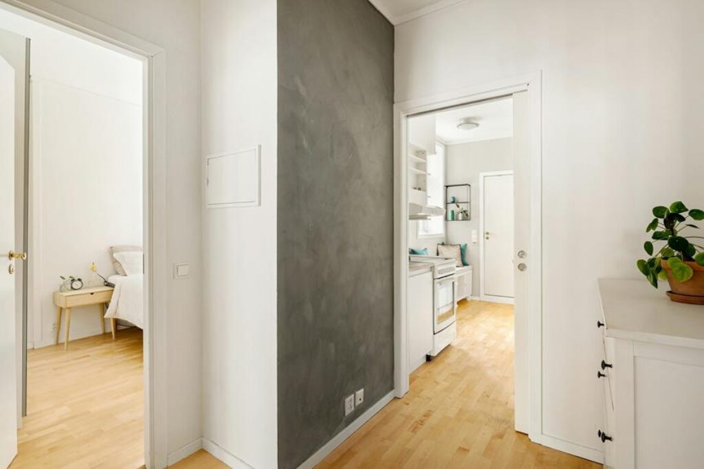 What Are Some Unique Ideas for Decorating Walls in Rental Spaces?