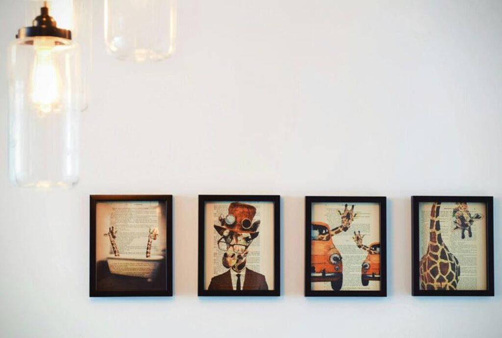 How Do You Choose the Right Wall Decor for a Small Room?